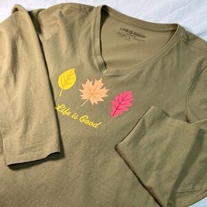 Life is Good Women's Green Crusher Tee Size L Long Sleeve Leaves V neck